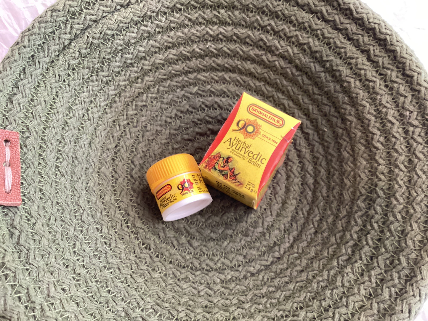 Siddhalepa | Herbal ayurvedic Balm | 2.5 g | Sri Lanka