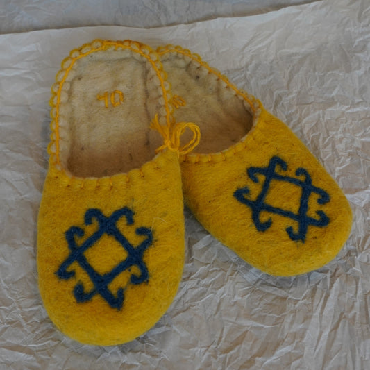 Wool slippers | Meet my sisters
