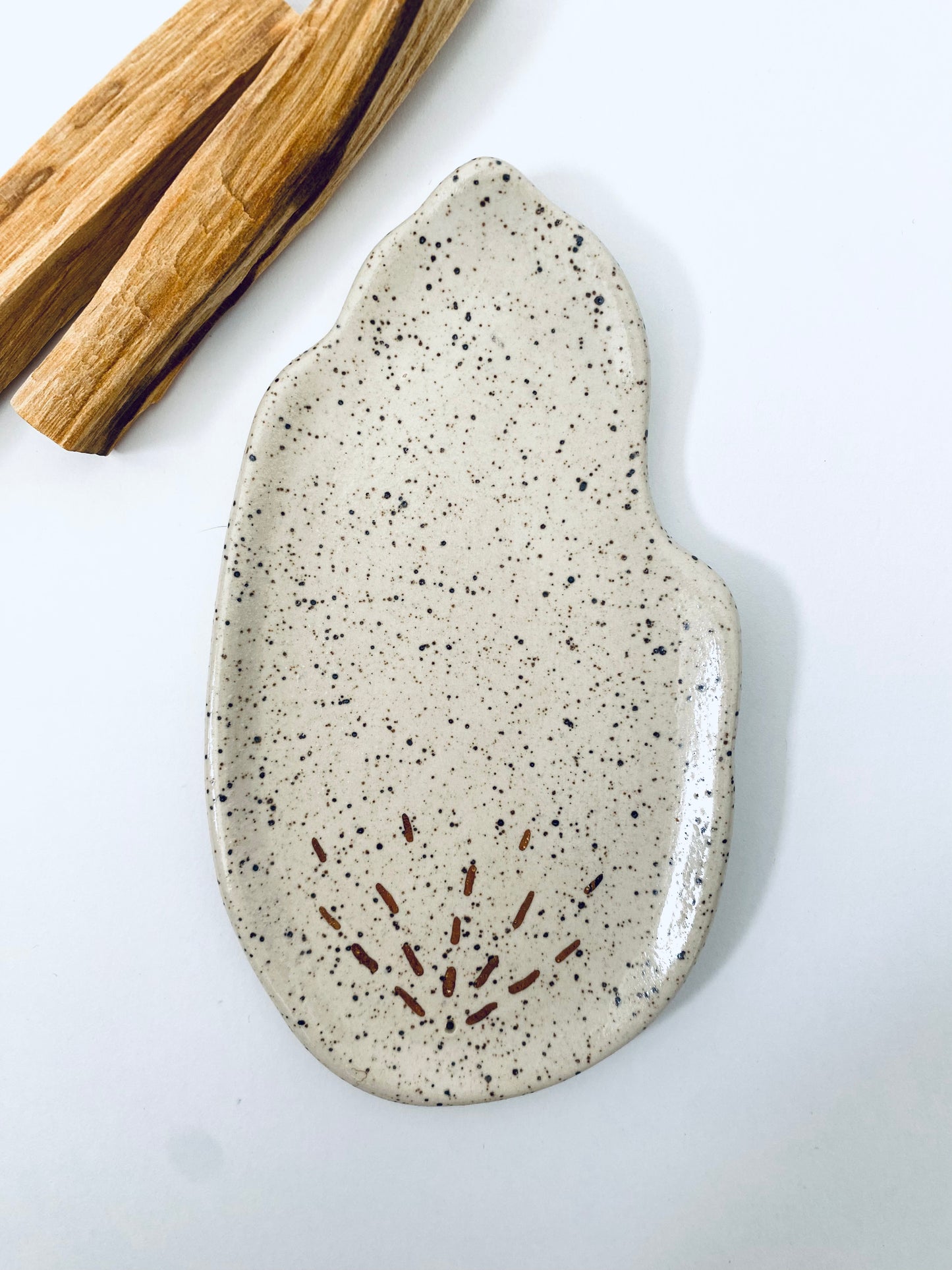 gold ceramic holder for palo santo | novoe vechnoe