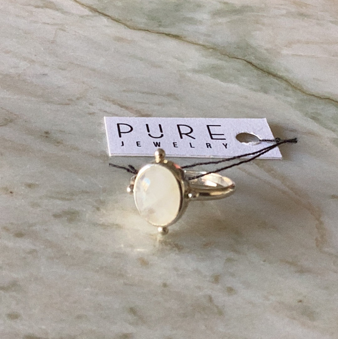 “Satellite” ring with moon stone and silver | Pure Jewelry