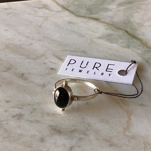 “Satellite” ring with onyx and silver | Pure Jewelry