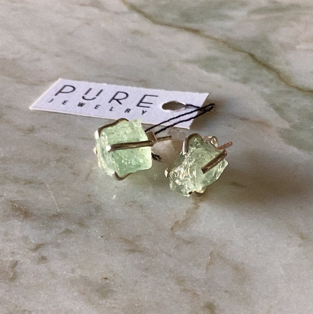 Raw stone earrings with aquamarine | Pure Jewelry